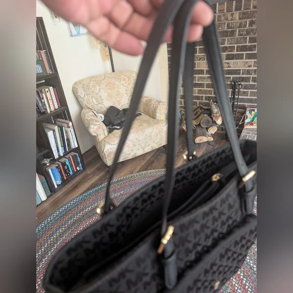 Michael Kors Black Tote Bag - Picture 11 of 14